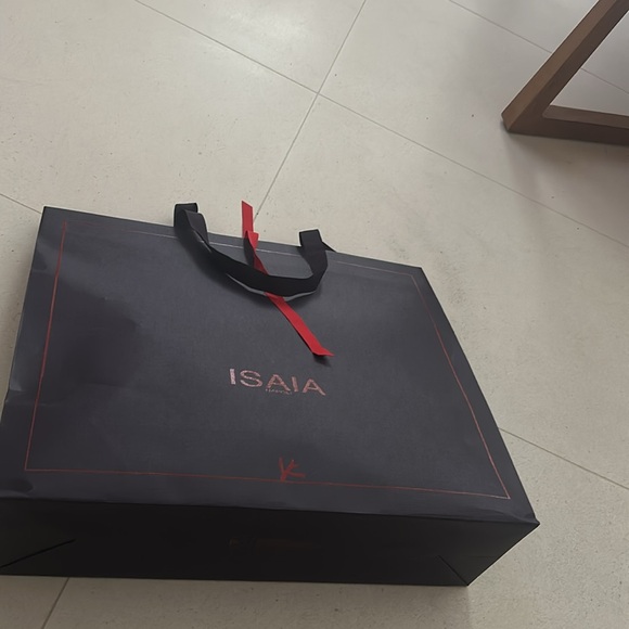 Beautifully isaia paper bag with tie ribbon. - Picture 2 of 2